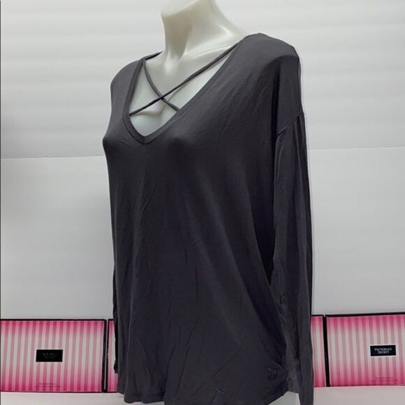 NWT VICTORIA SECRET LONG SLEEVE (run big - Picture 2 of 5